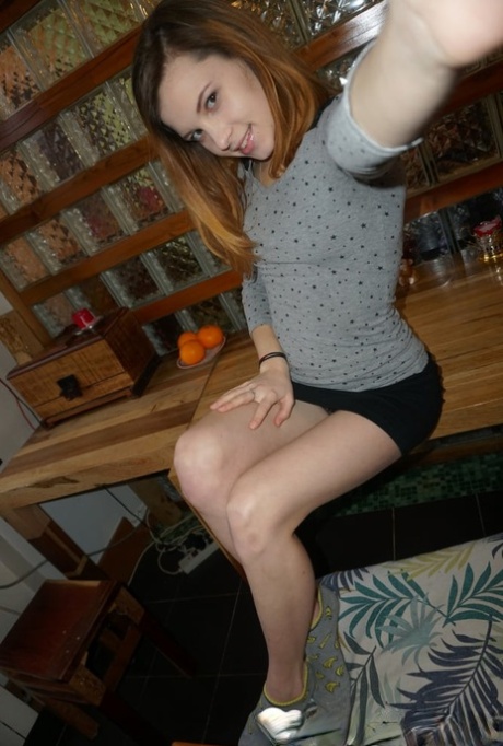 Cumhuri̇yet Genç ve Dinamik Üniversiteli Escort Bayan Natasha